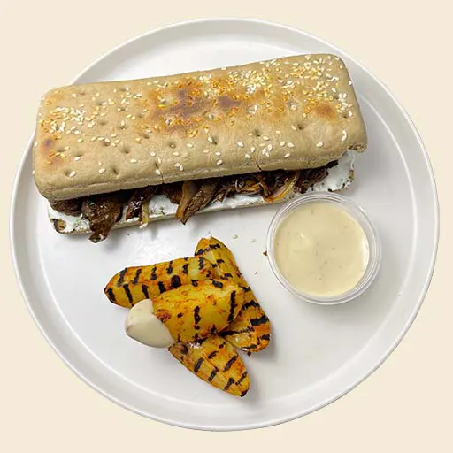 Tuna sandwich with Ranch sauce